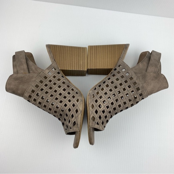 Maurices Block Heel Shoes Open Toe and Back Sz 9M - Picture 3 of 12